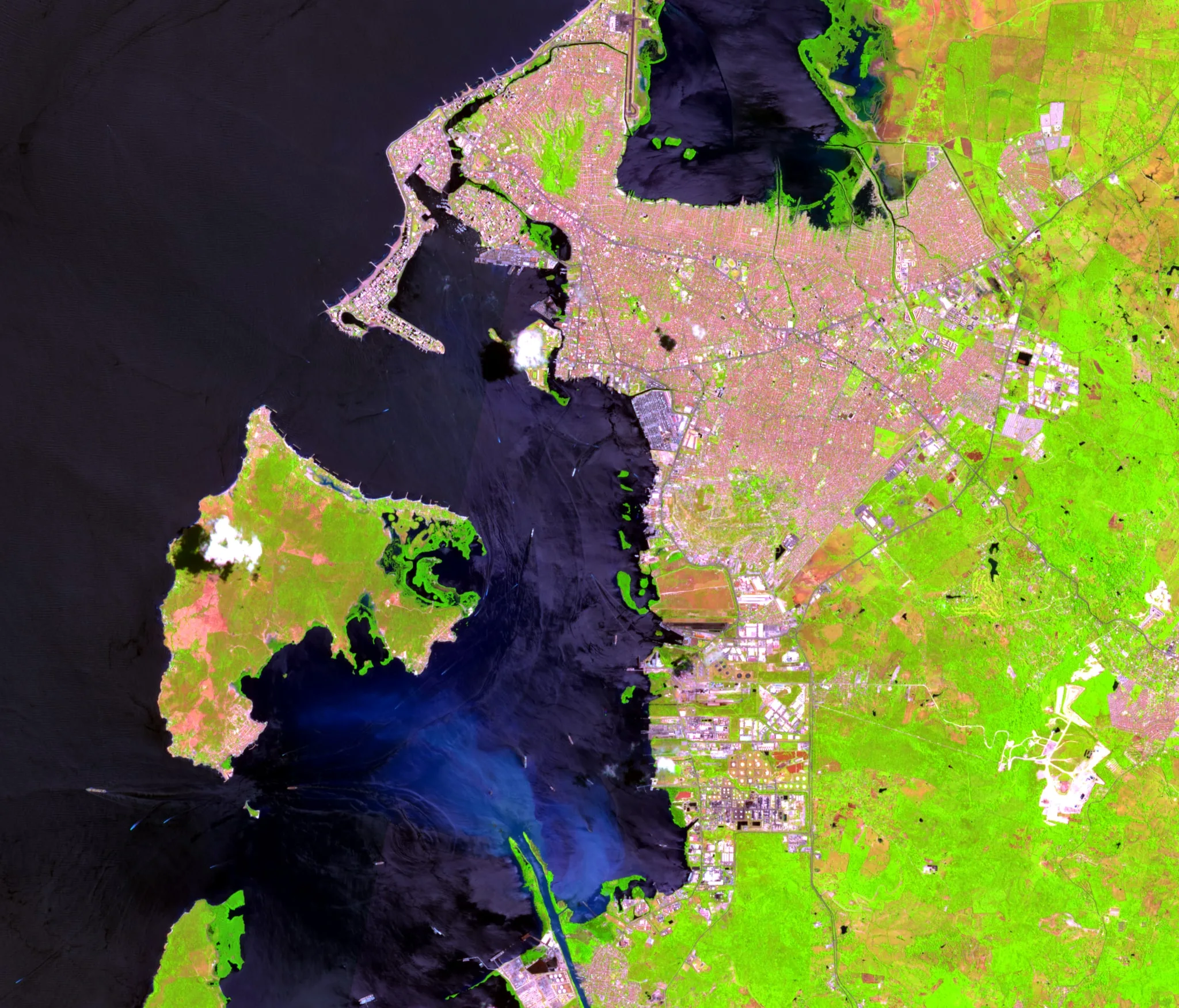 Imagen satelital Sentinel-2 · Bahía de Cartagena, Colombia · SWIR 1,6 µm / NIR / rojo (B11, B08, B04), percentiles 2–98
